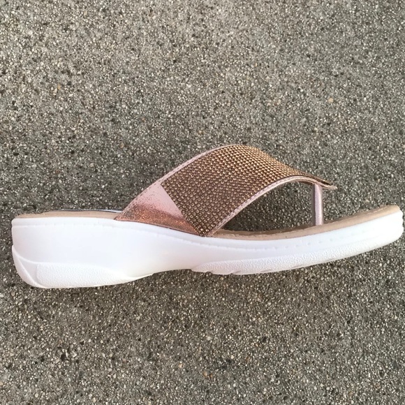 Champagne upper & white pu mini wedge sole SANDAL - Picture 3 of 4